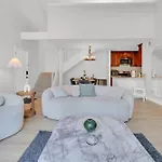 High Ceilings 3Br With Loft-2 Baths Pool & Jacuzzi